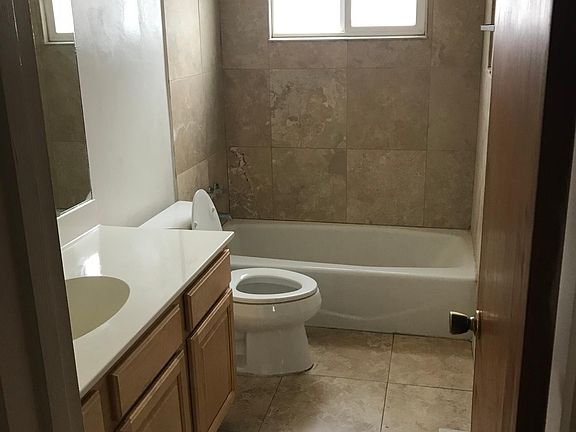 2nd image of 2834 Carolina St NE