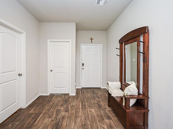 4th image of 4122 Magliana Ln