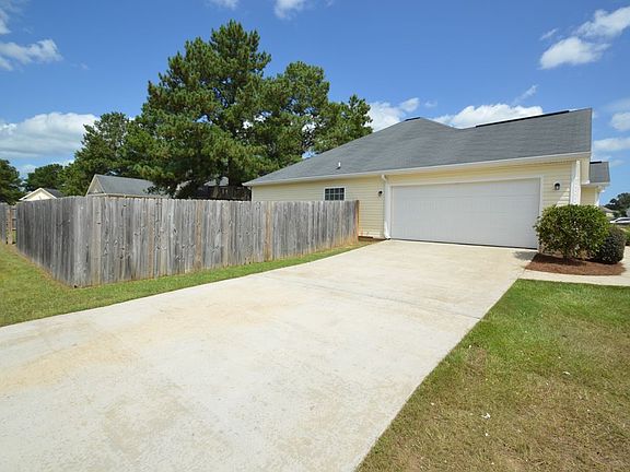 2nd image of 301 Laurel Woods Dr