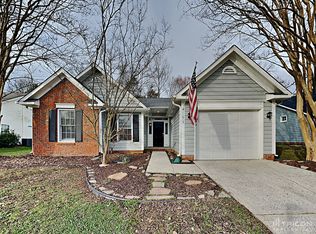 11615 Long Forest Dr, Charlotte, NC 28269