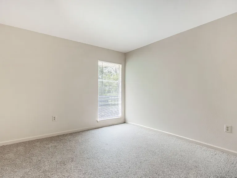 Acadia Park Apartments — Photo 32