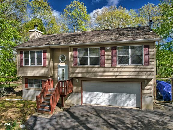 3rd image of 102 Autumn Rd