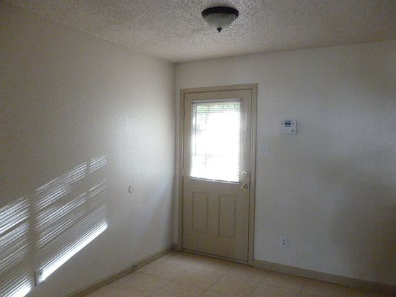 2nd image of 3303 Aurora St
