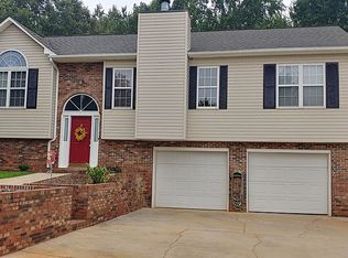 2450 36th Ave NE, Hickory, NC 28601