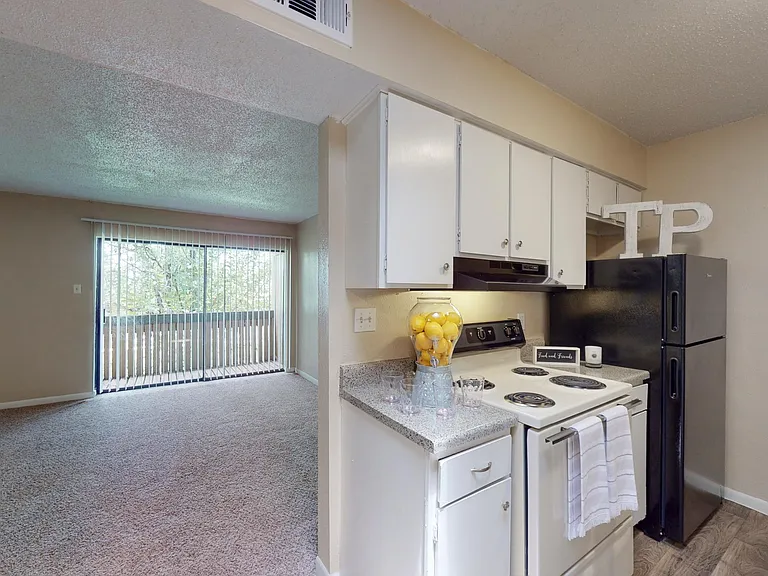 Tower Park Apartments — Photo 41