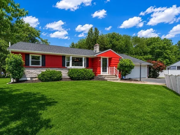 11 Sunset Dr, South Easton, MA 02375