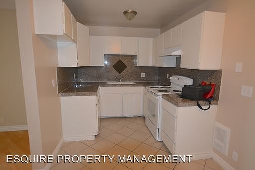 1st image of 303 N Steckel Dr