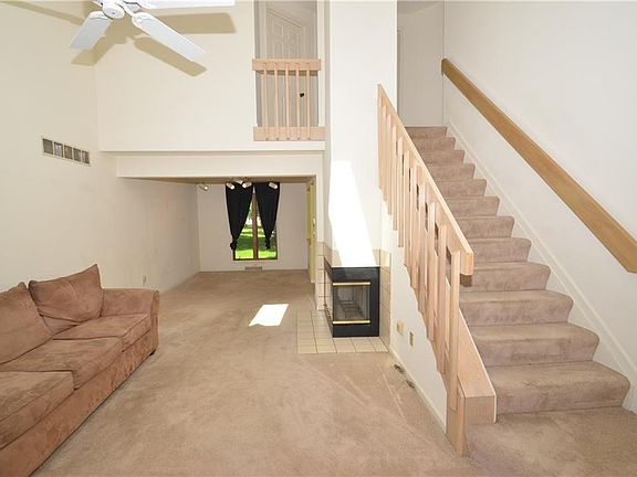 3rd image of 38 Eaglesfield Way