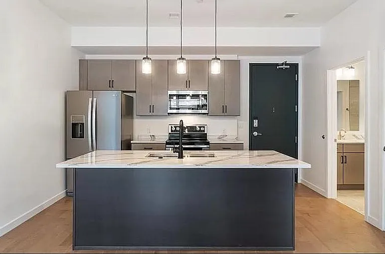 2635 Penn Ave #215 — Photo 3