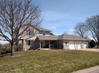163 Gladiola Dr, Saint Charles, MN 55972