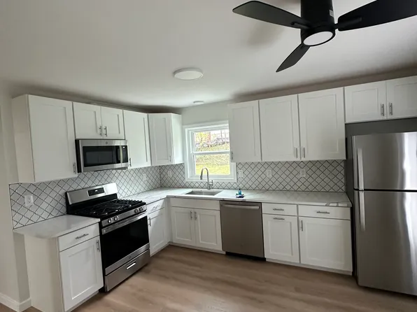 11 Bellview Rd Unit B, Branford, CT 06405