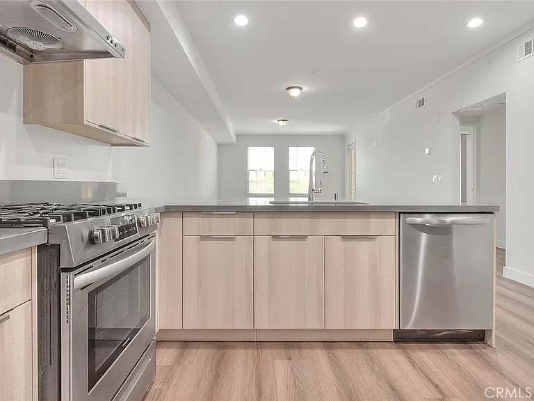 501 W Foothill Blvd #104 — Photo 5