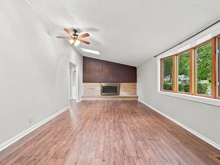 131 Oak Dr — Photo 7