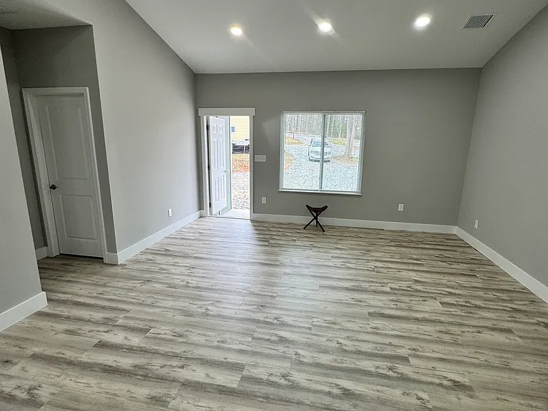 194 Frank Christian Rd — Photo 8