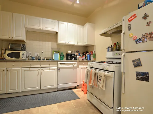 21 Park Vale Ave APT 6, Allston, MA 02134