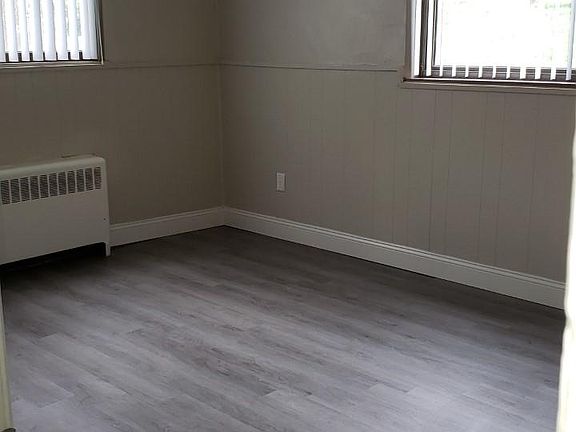 5th image of 3125 Glenmore Ave