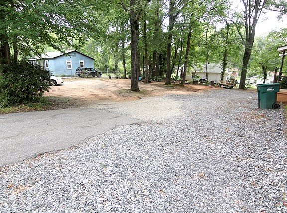 5th image of 211 Beadle Ave