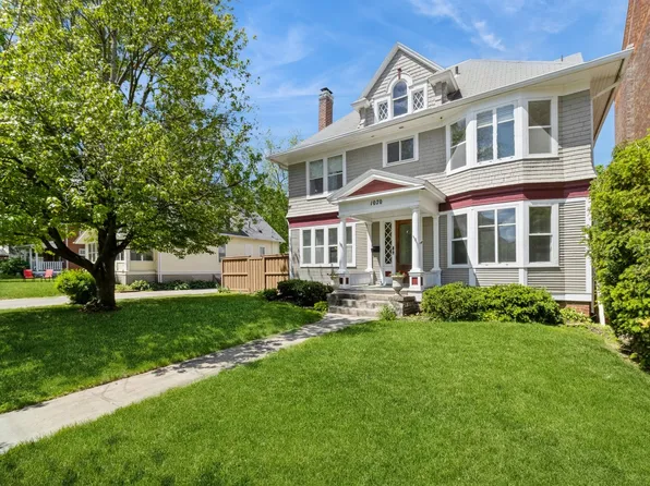 1070 37th St, Des Moines, IA 50311