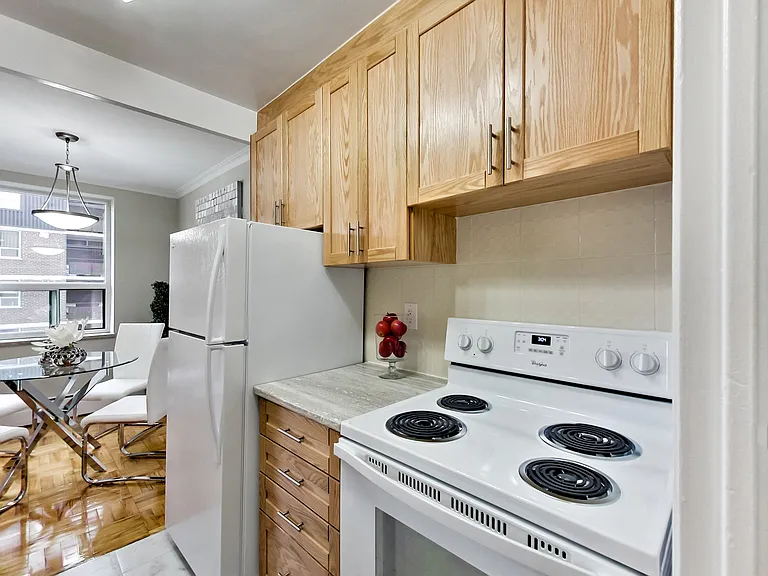 460 Eglinton Ave E #503 — Photo 50