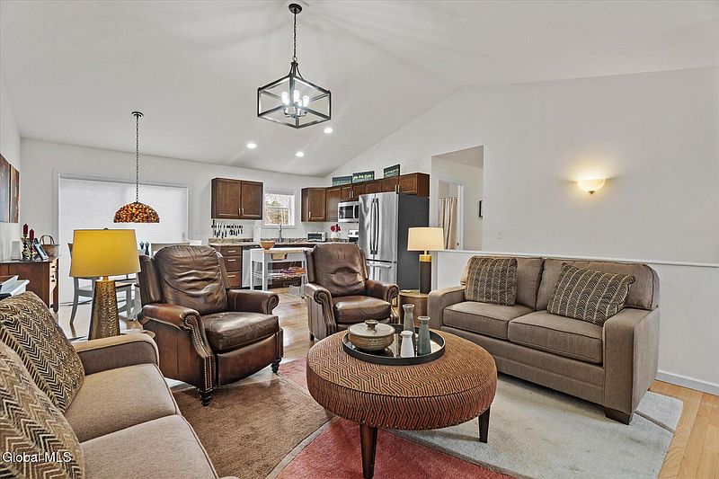 5th image of 56 Meadowbrook Road