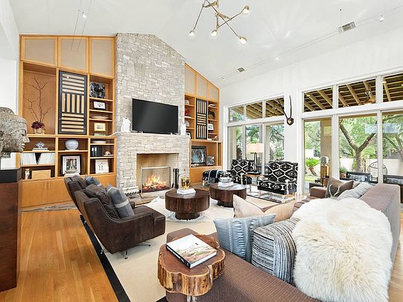 3rd image of 111 Regents Park