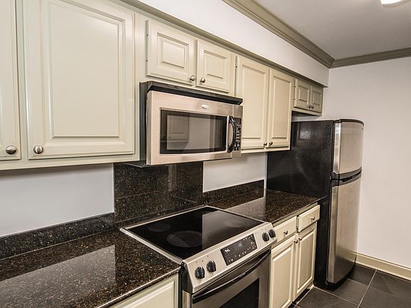 3rd image of 112 Hillside Dr APT 54