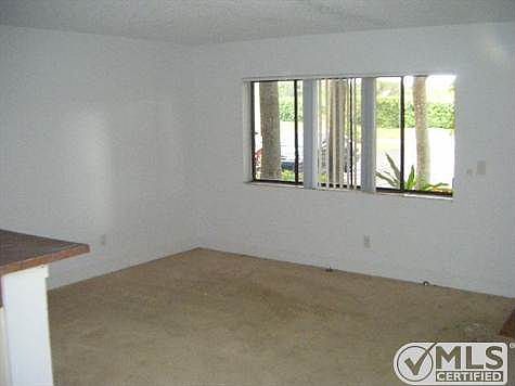 4th image of 1716 Meadows Cir W