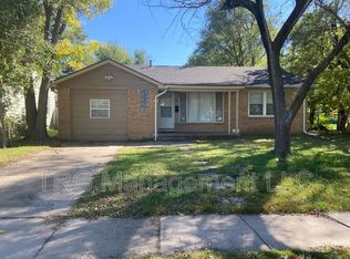 1716 N Northeast Pkwy, Wichita, KS 67208