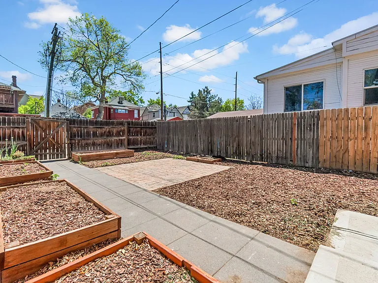302 S Lincoln St — Photo 27