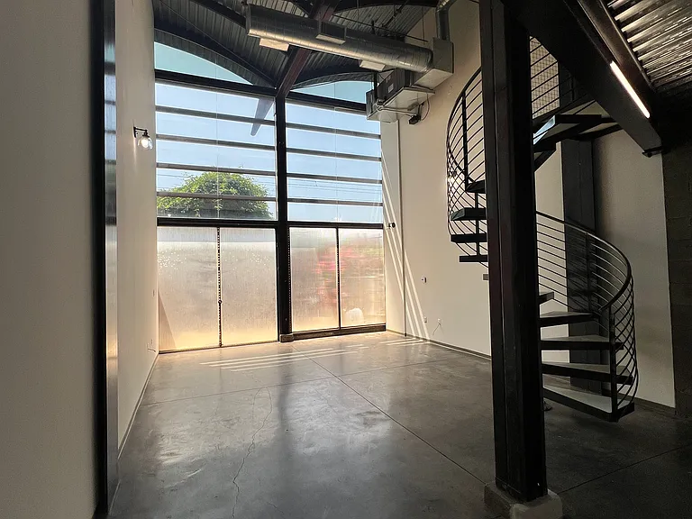 Lacy Studio Lofts — Photo 7