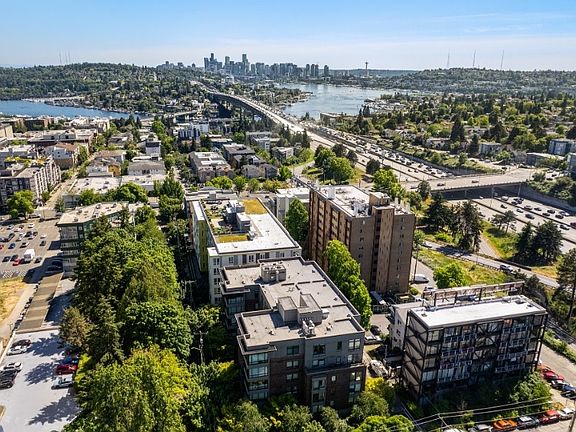 2nd image of 4547 8th Ave NE APT 310