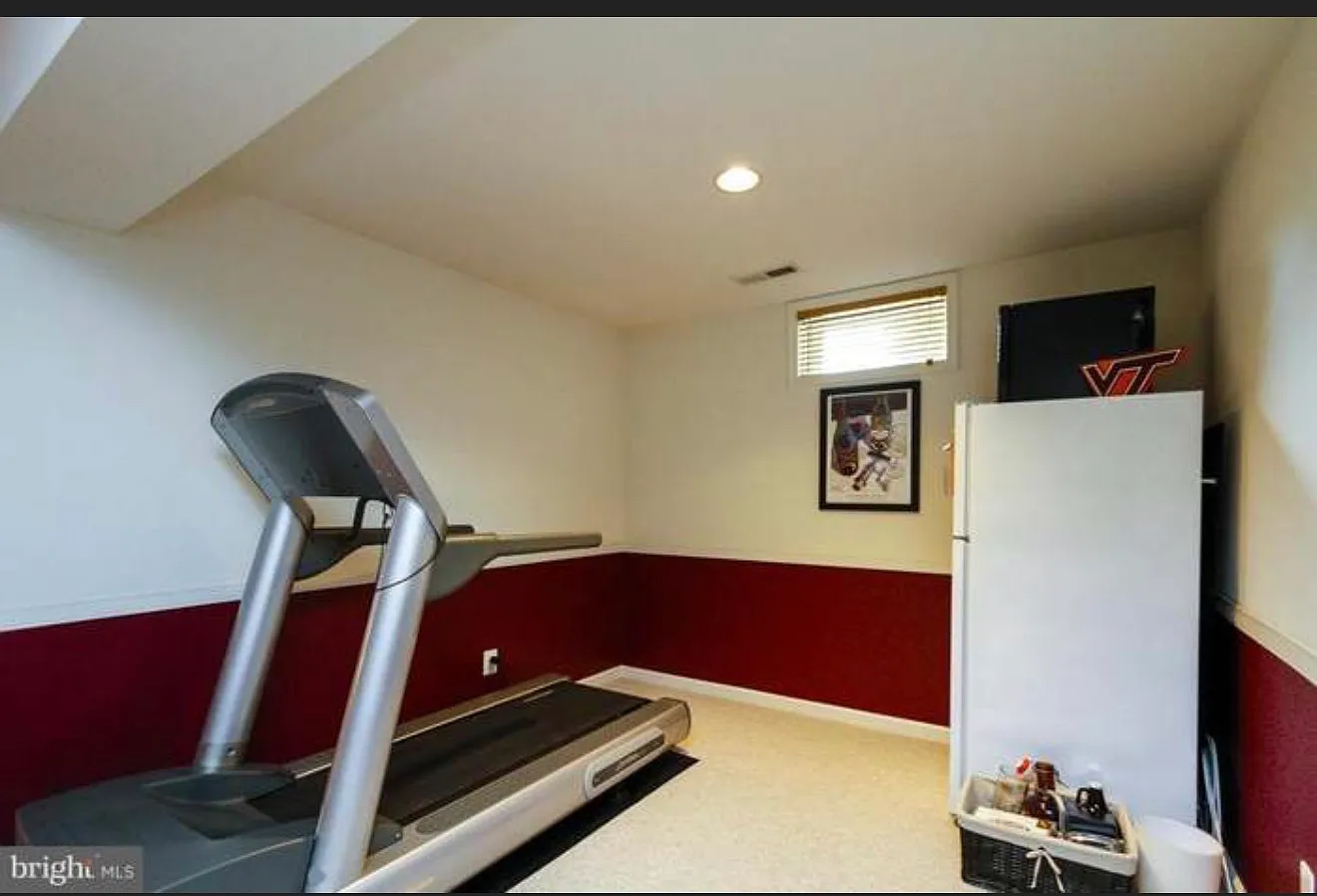 3 bed, 2622 sqft, $3,300 — Photo 4