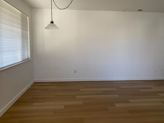 5th image of 848 3rd St W