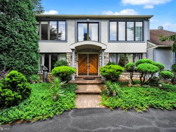 236 Hilltop Dr, Churchville, PA 18966