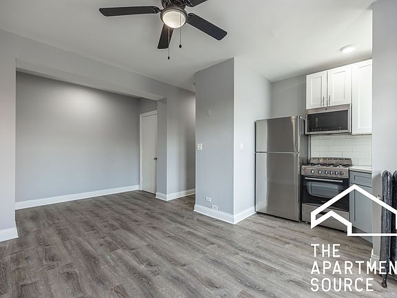 3rd image of 4033 N Kenmore Ave #414