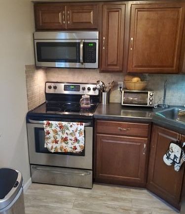 3rd image of 422 Ringwood Ave #B110