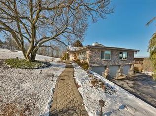 3409 Mountain View Cir, Bethlehem, PA 18017