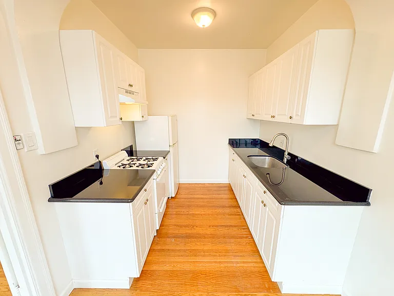 2495A Sutter St #2 — Photo 8