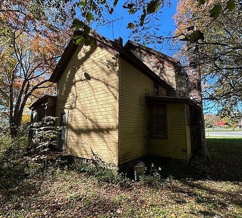 3rd image of 9220 Main St