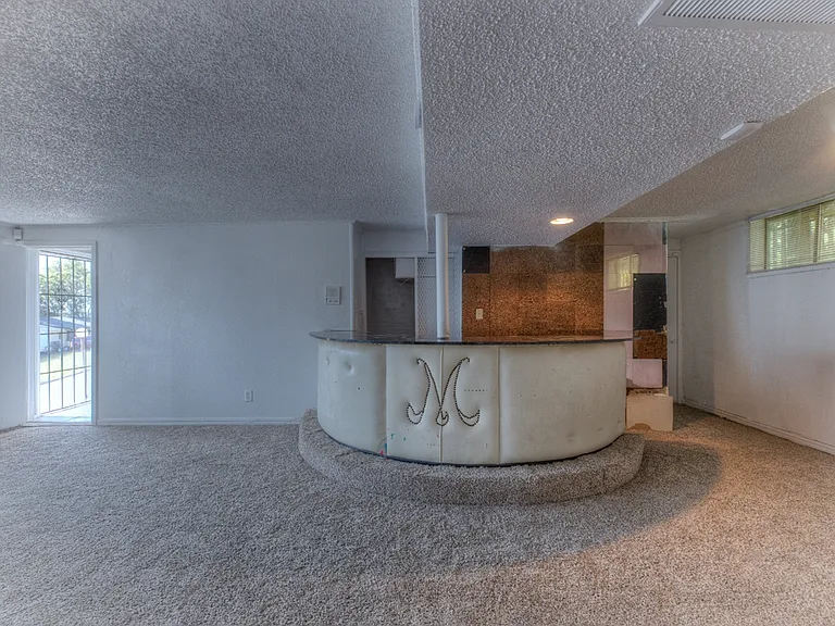 2234 N Main St — Photo 18