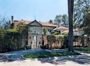 955 Lake Rd, Lake Forest, IL 60045