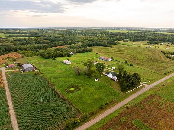 5th image of 3479 NE Dixon Rd