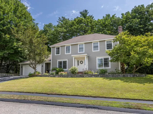 11 Northledge Terrace, Falmouth, ME 04105