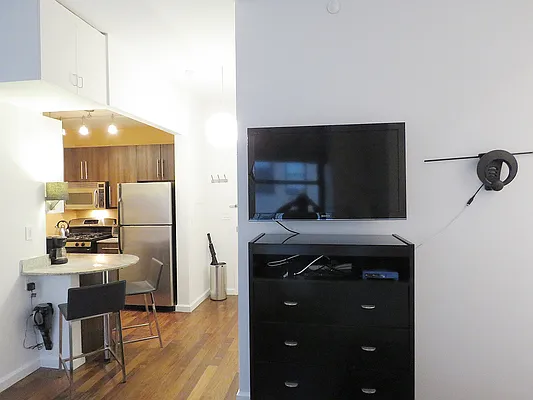 Rented by Corcoran | media 6