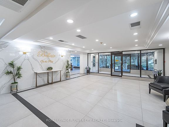 3rd image of 22 Hanover Rd #2103