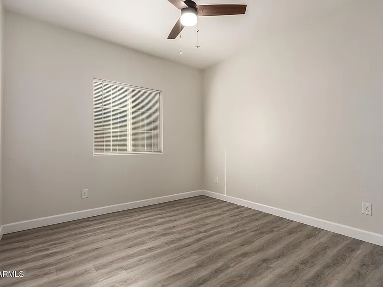 11204 W Mobile Ln — Photo 23