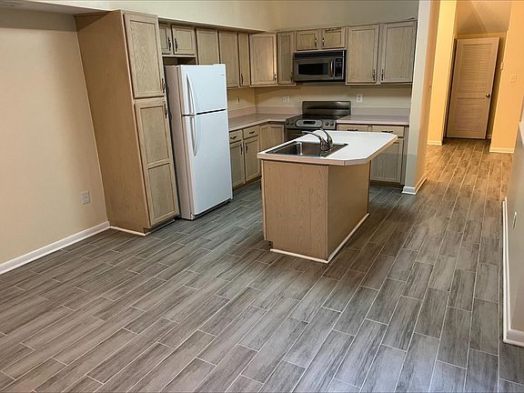 4th image of 18076 Royal Bonnet Cir