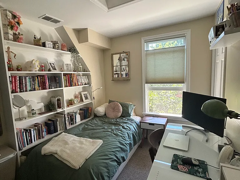 518 Groff Ct NE — Photo 6