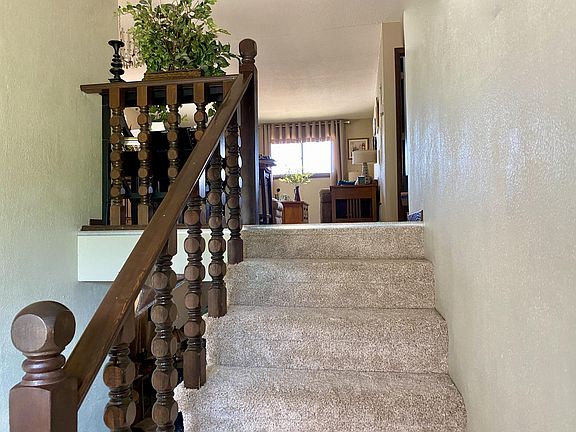5th image of 2931 Robin Hood Dr
