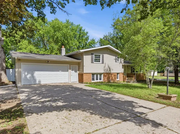 1065 Jorgenson St SE, Hutchinson, MN 55350